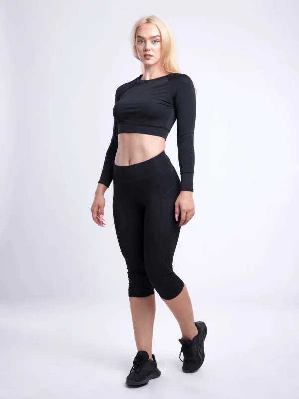 Mid-Rise Capri Fitness Leggings with Side Pockets - Image 7