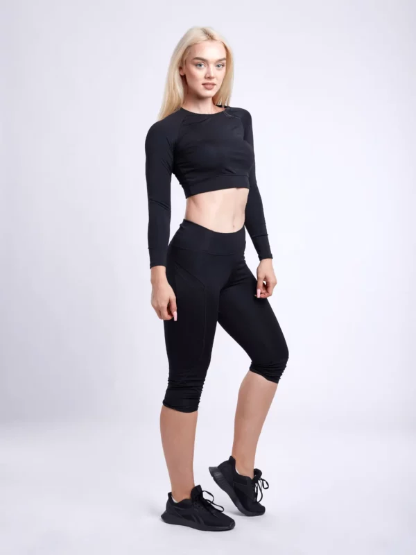 Mid-Rise Capri Fitness Leggings with Side Pockets - Image 8