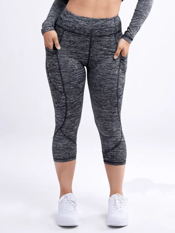 Mid-Rise Capri Fitness Leggings with Side Pockets - Image 11